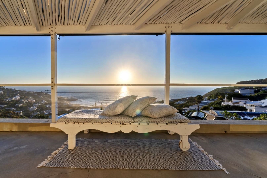 6 Bedroom Property for Sale in Llandudno Western Cape